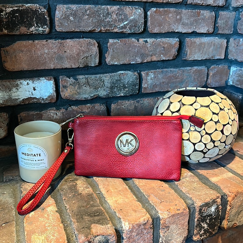 ❤️MK Michael Kors Wristlet❤️